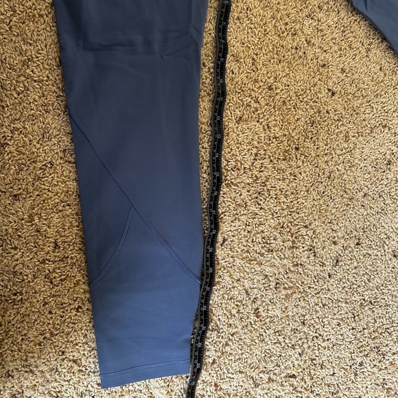 Lululemon Blue leggings - Picture 5 of 6